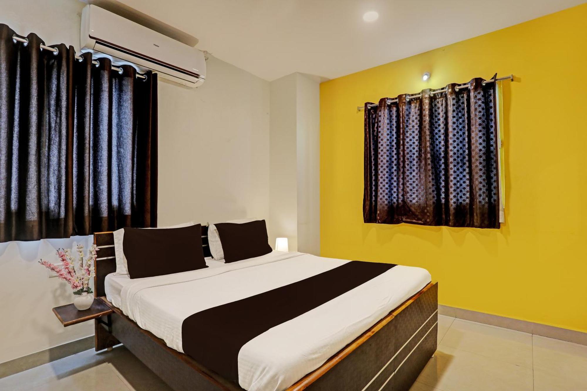 Hotel Airport Land New Delhi Exterior photo