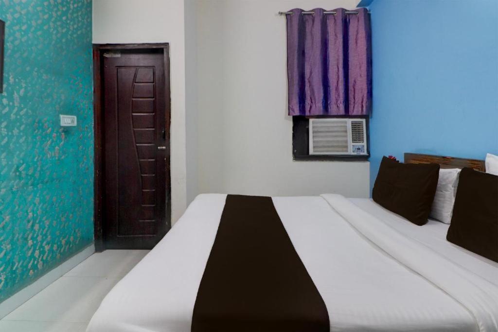 Hotel Airport Land New Delhi Exterior photo