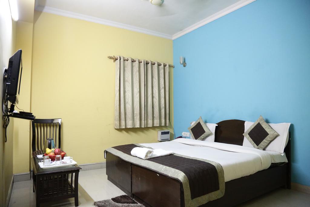 Hotel Airport Land New Delhi Exterior photo