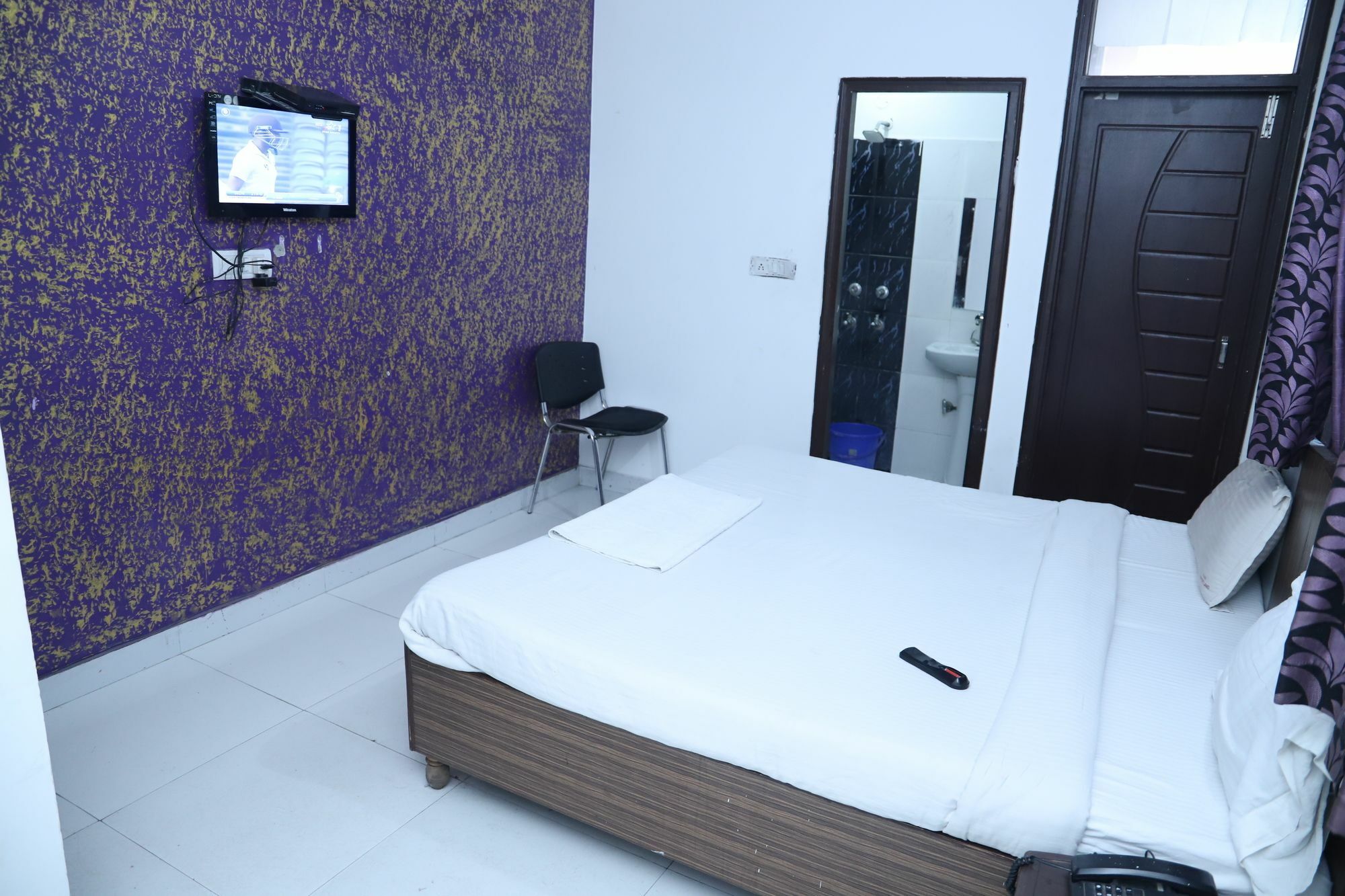 Hotel Airport Land New Delhi Exterior photo