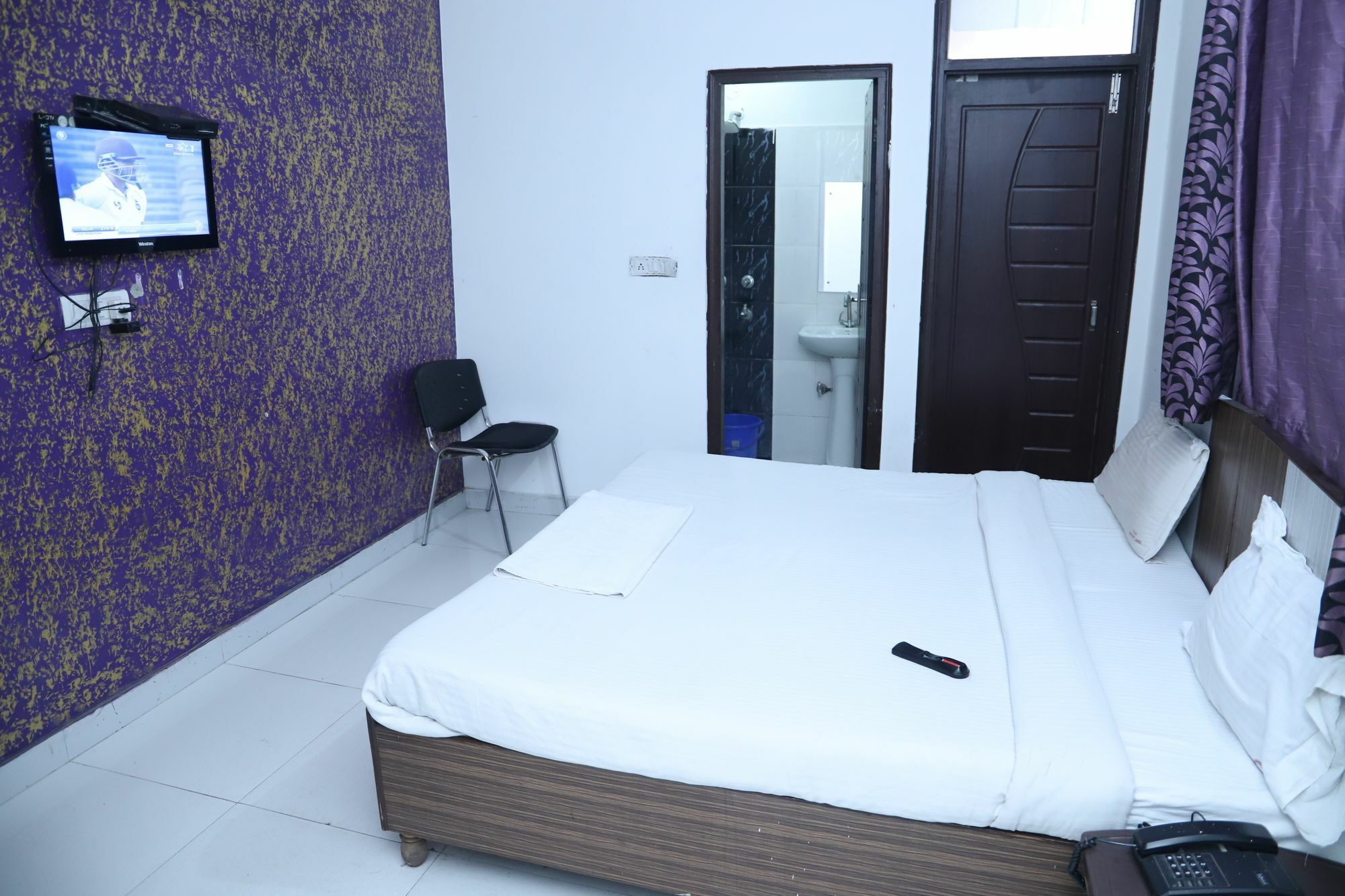 Hotel Airport Land New Delhi Exterior photo